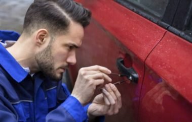 Brantford ON tow truck locksmith service