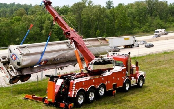 Heavy duty tow truck services